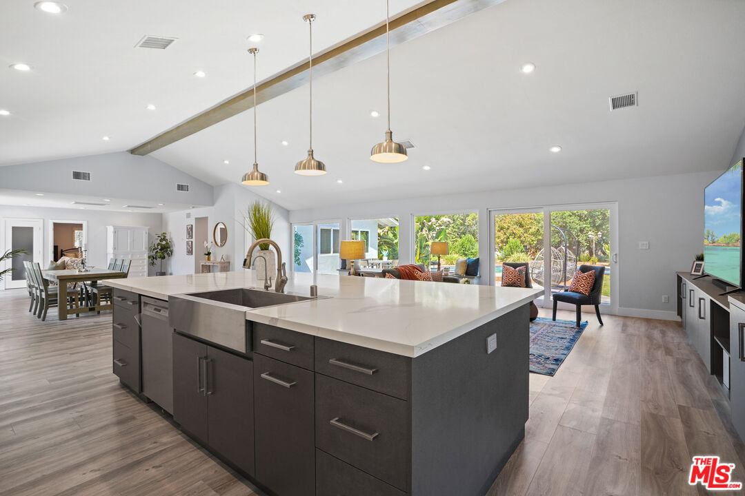 17211 Parthenia Street Northridge, CA 91325 - Photo 17 of 58