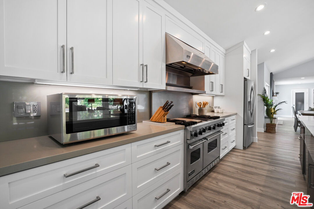 17211 Parthenia Street Northridge, CA 91325 - Photo 18 of 58