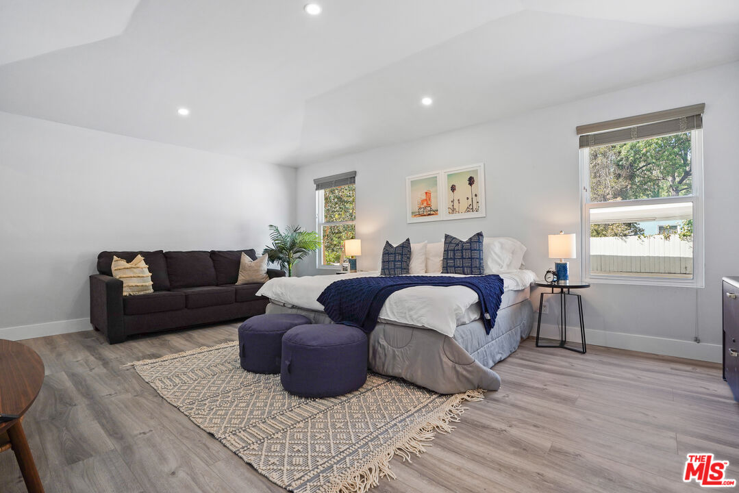 17211 Parthenia Street Northridge, CA 91325 - Photo 20 of 58