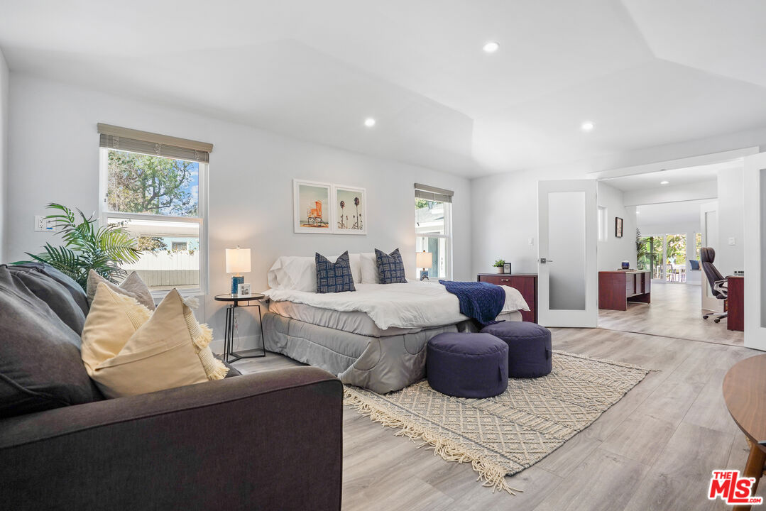 17211 Parthenia Street Northridge, CA 91325 - Photo 21 of 58