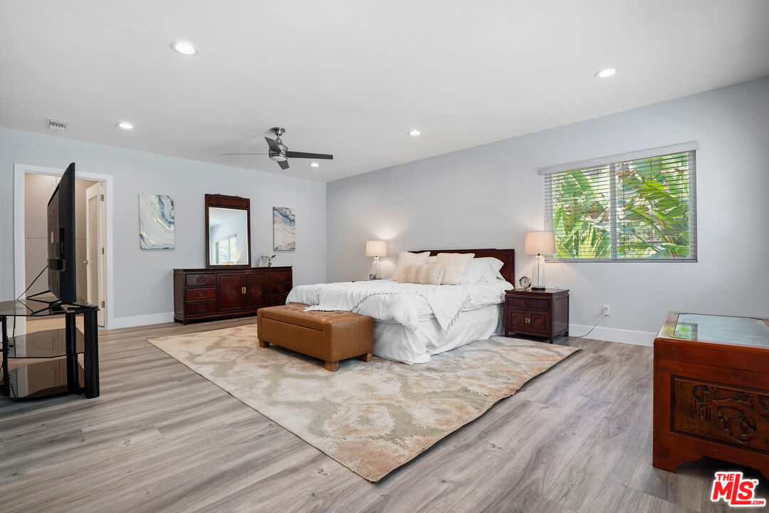 17211 Parthenia Street Northridge, CA 91325 - Photo 23 of 58