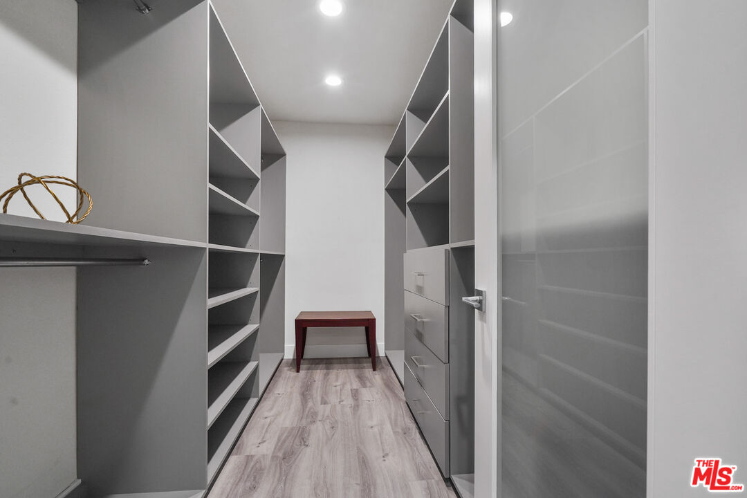 17211 Parthenia Street Northridge, CA 91325 - Photo 30 of 58