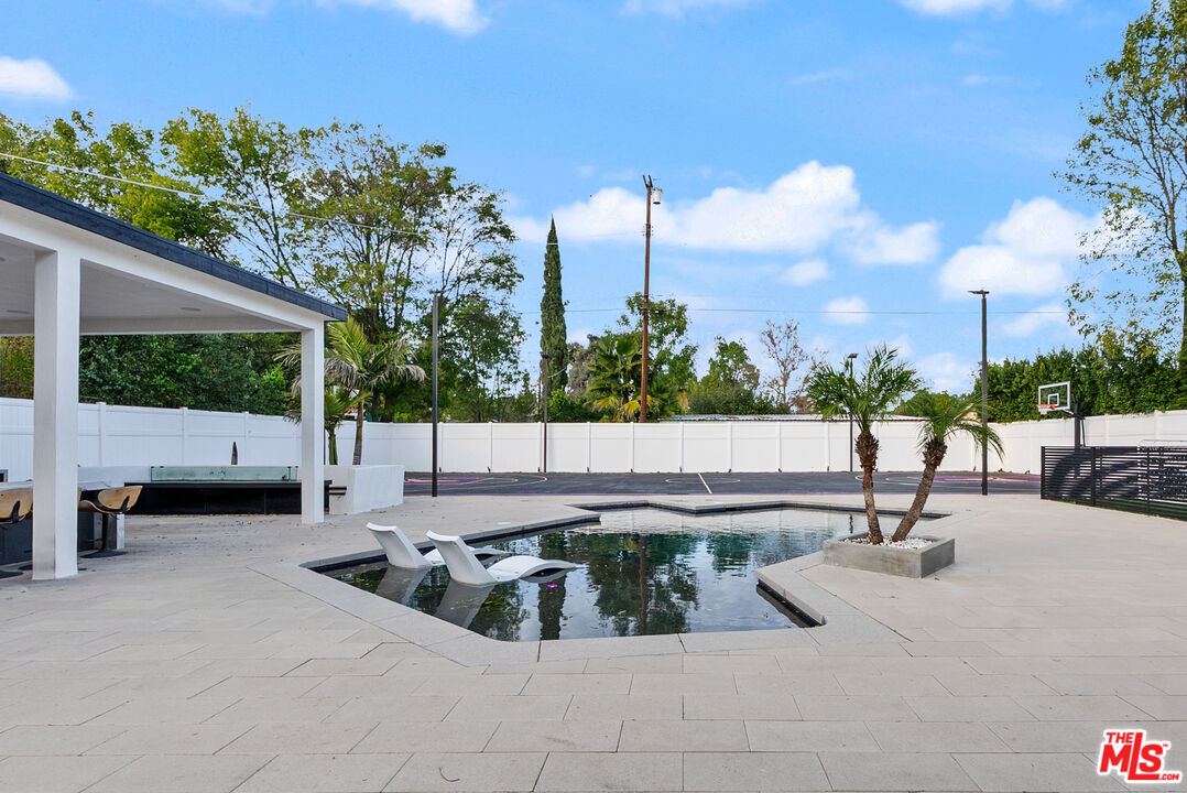 17211 Parthenia Street Northridge, CA 91325 - Photo 53 of 58