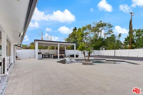 $2,200,000 | 17211 Parthenia Street, Northridge, CA 91325