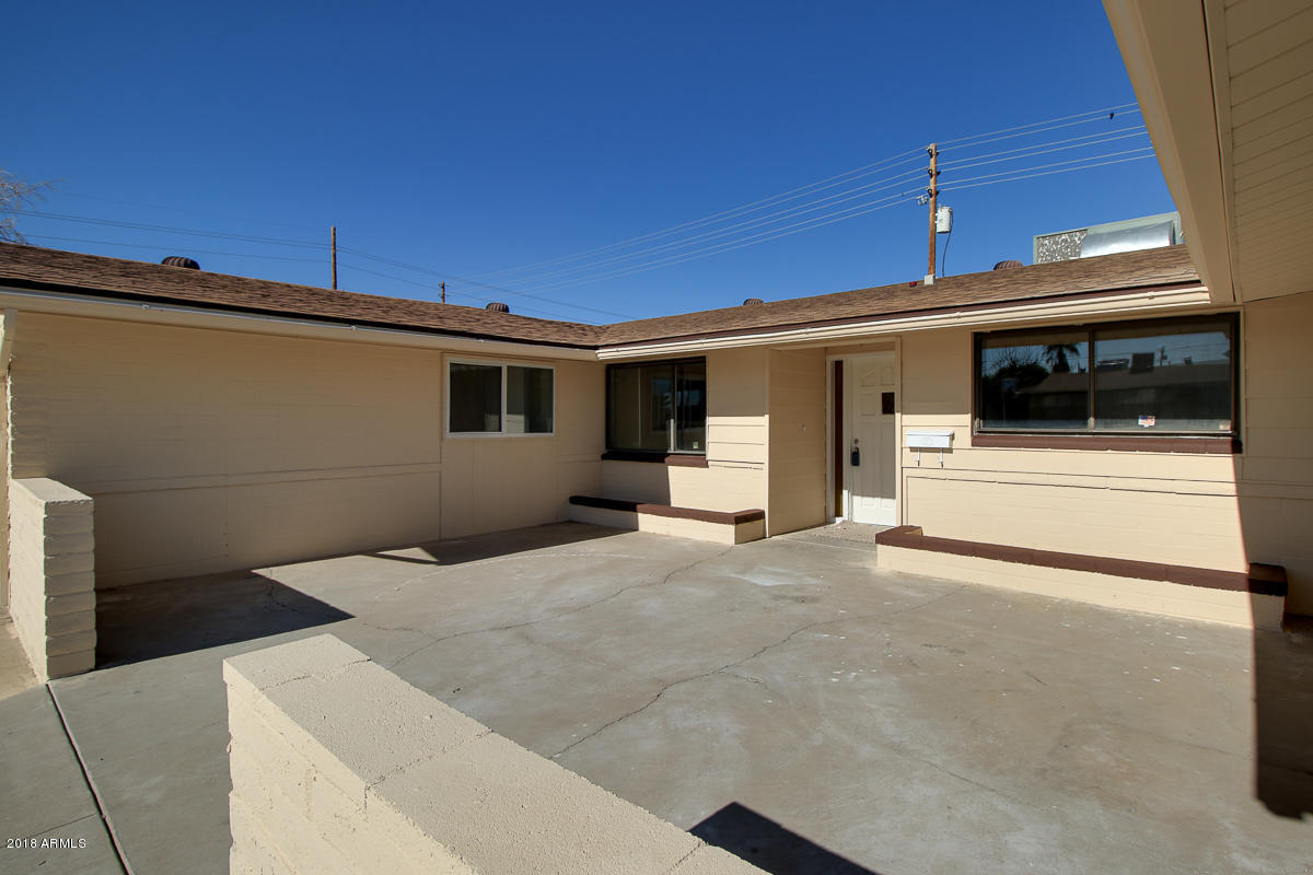 3826 West Griswold Road Phoenix, AZ 85051 - Photo 4 of 29 3826-W-Griswold-Road-13