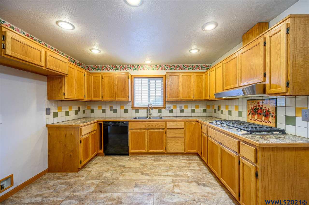 17461 Southwest Gopher Valley Road Sheridan, OR 97378 - Photo 13 of 41 Gallery Image 13
