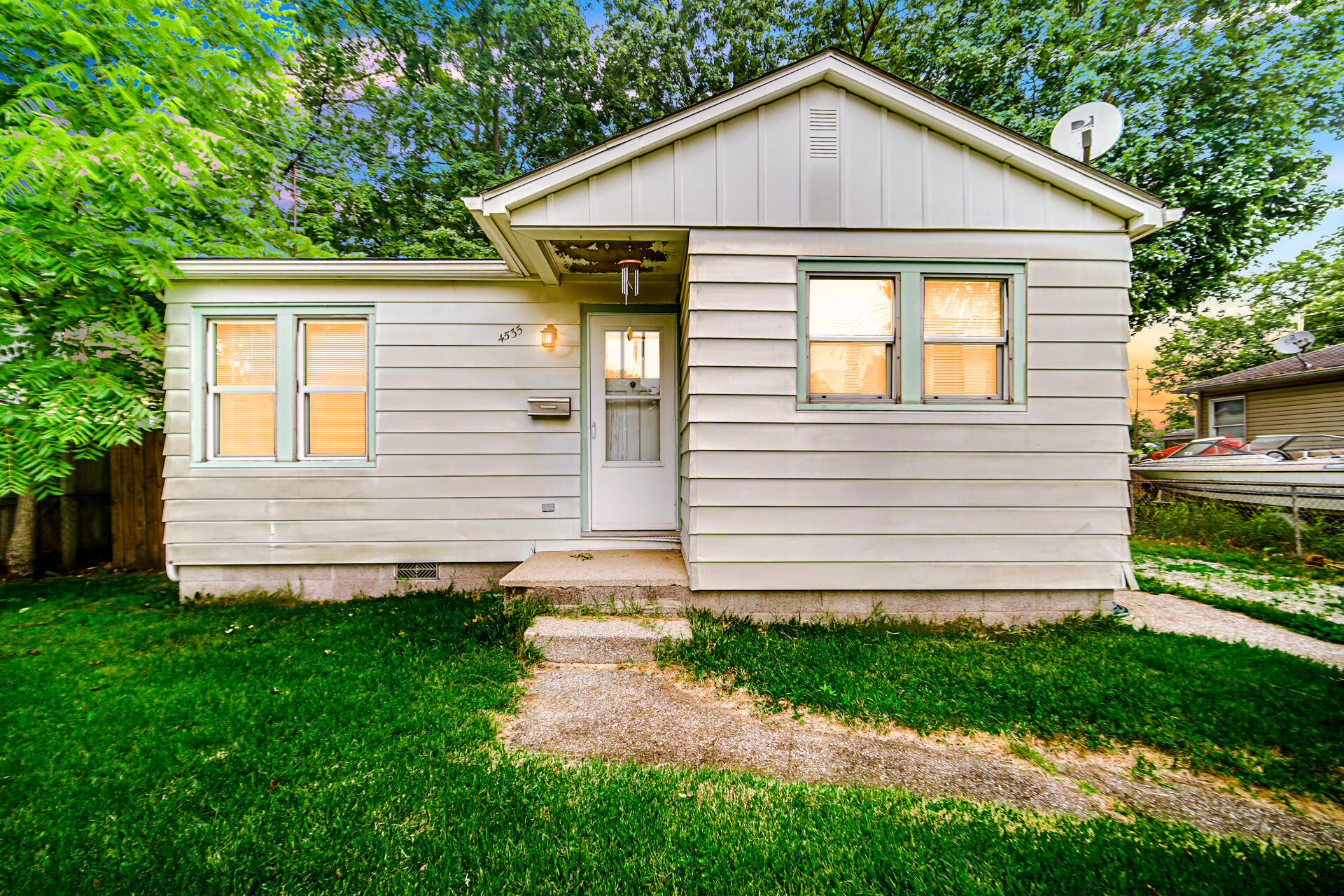 4535 Liverpool Road Lake Station, IN 46405 - Photo 1 of 18 1920x1280