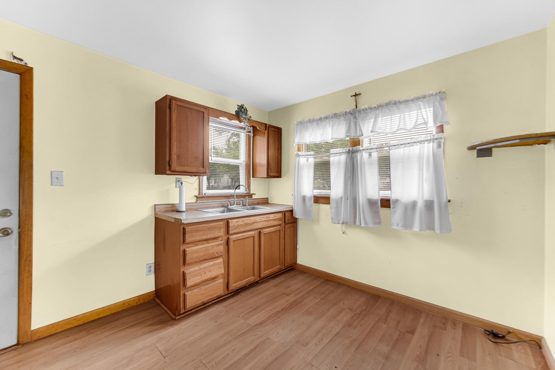4535 Liverpool Road Lake Station, IN 46405 - Photo 11 of 18 1920x1280