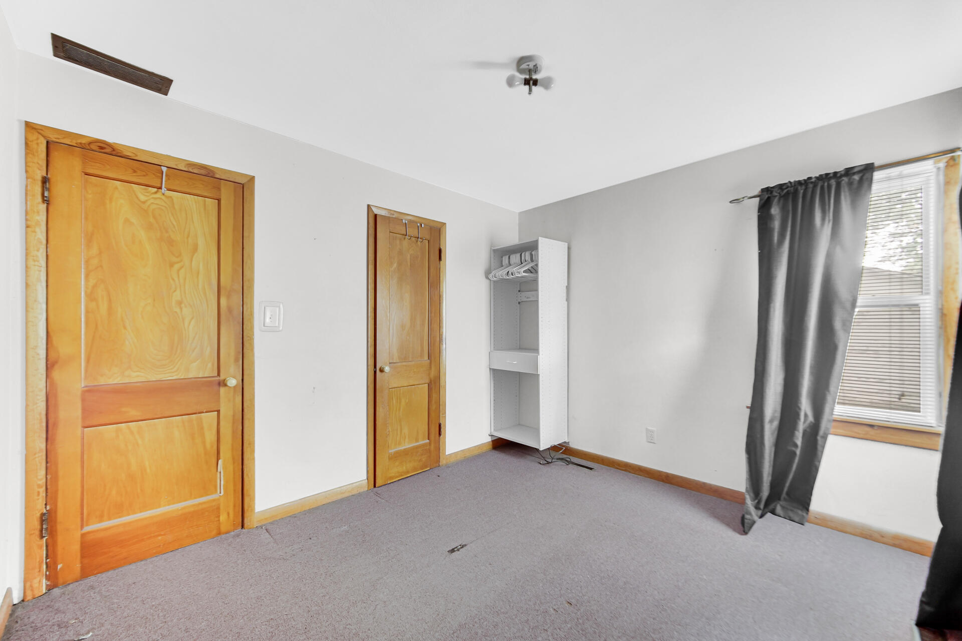 4535 Liverpool Road Lake Station, IN 46405 - Photo 17 of 18 1920x1280