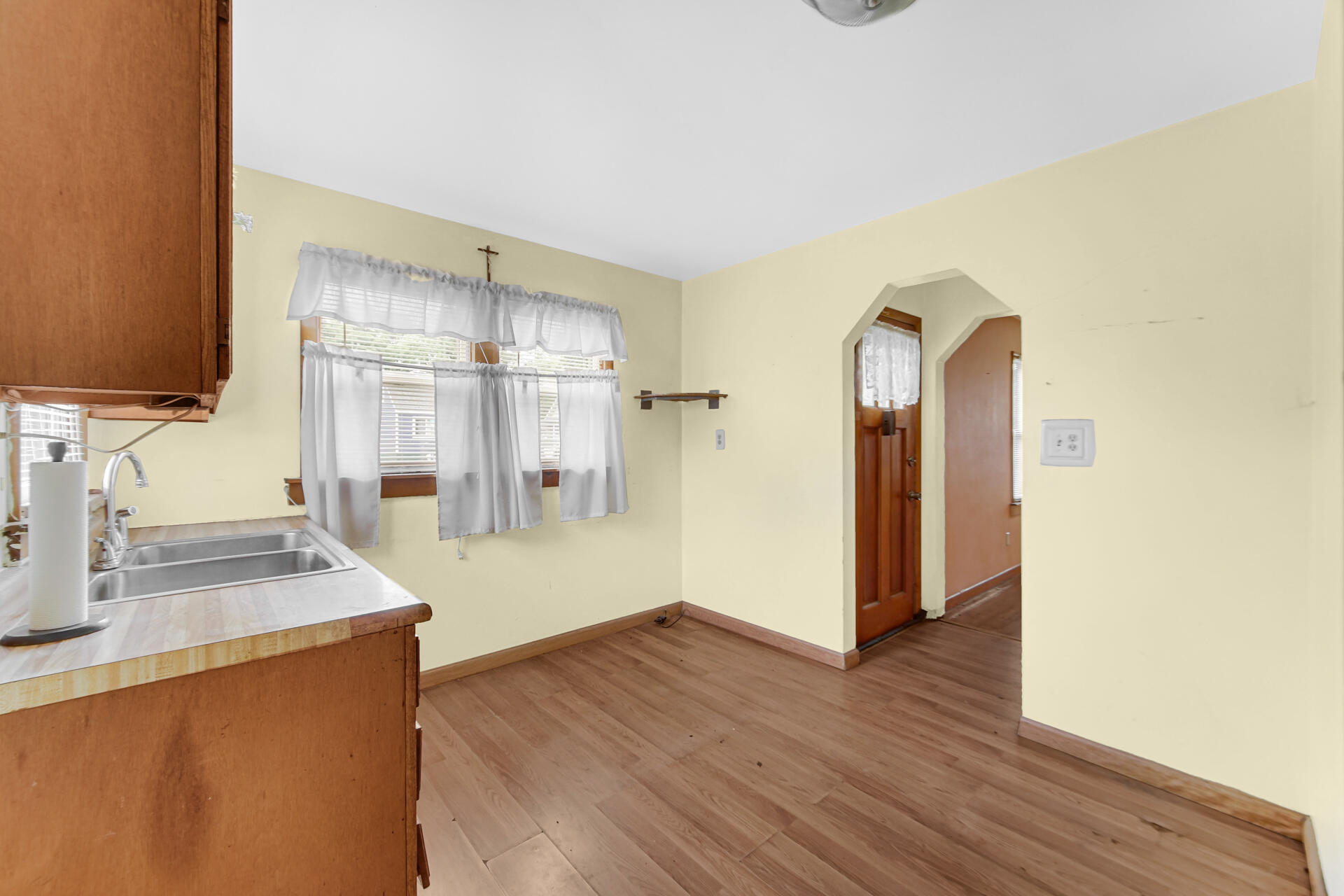 4535 Liverpool Road Lake Station, IN 46405 - Photo 10 of 18 1920x1280