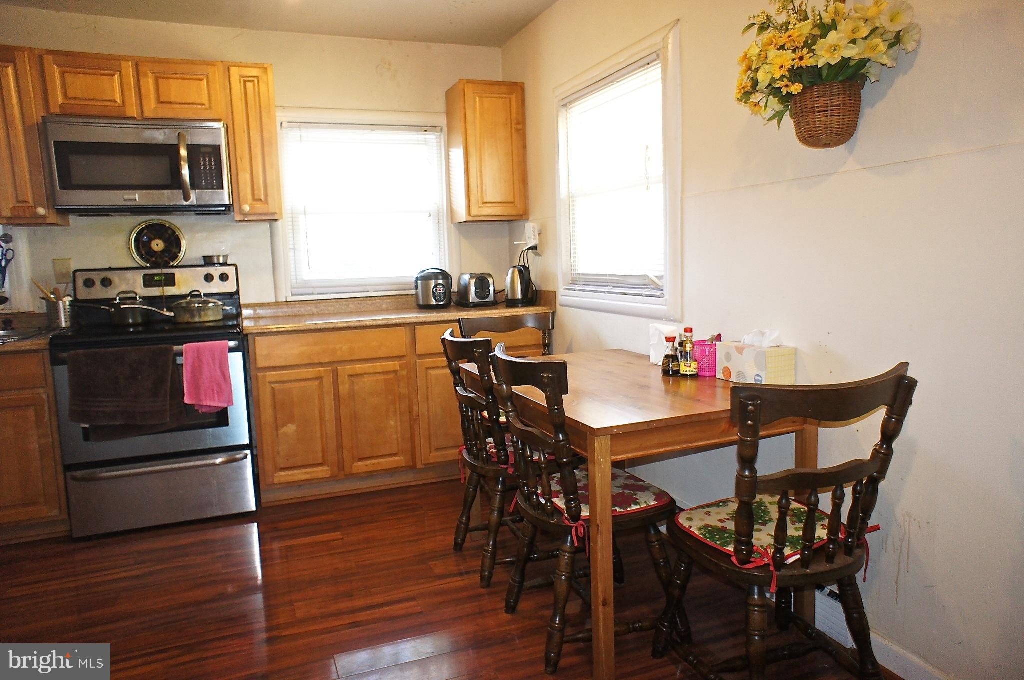 3917 Chantilly Road Chantilly, VA 20151 - Photo 4 of 22 Kitchen