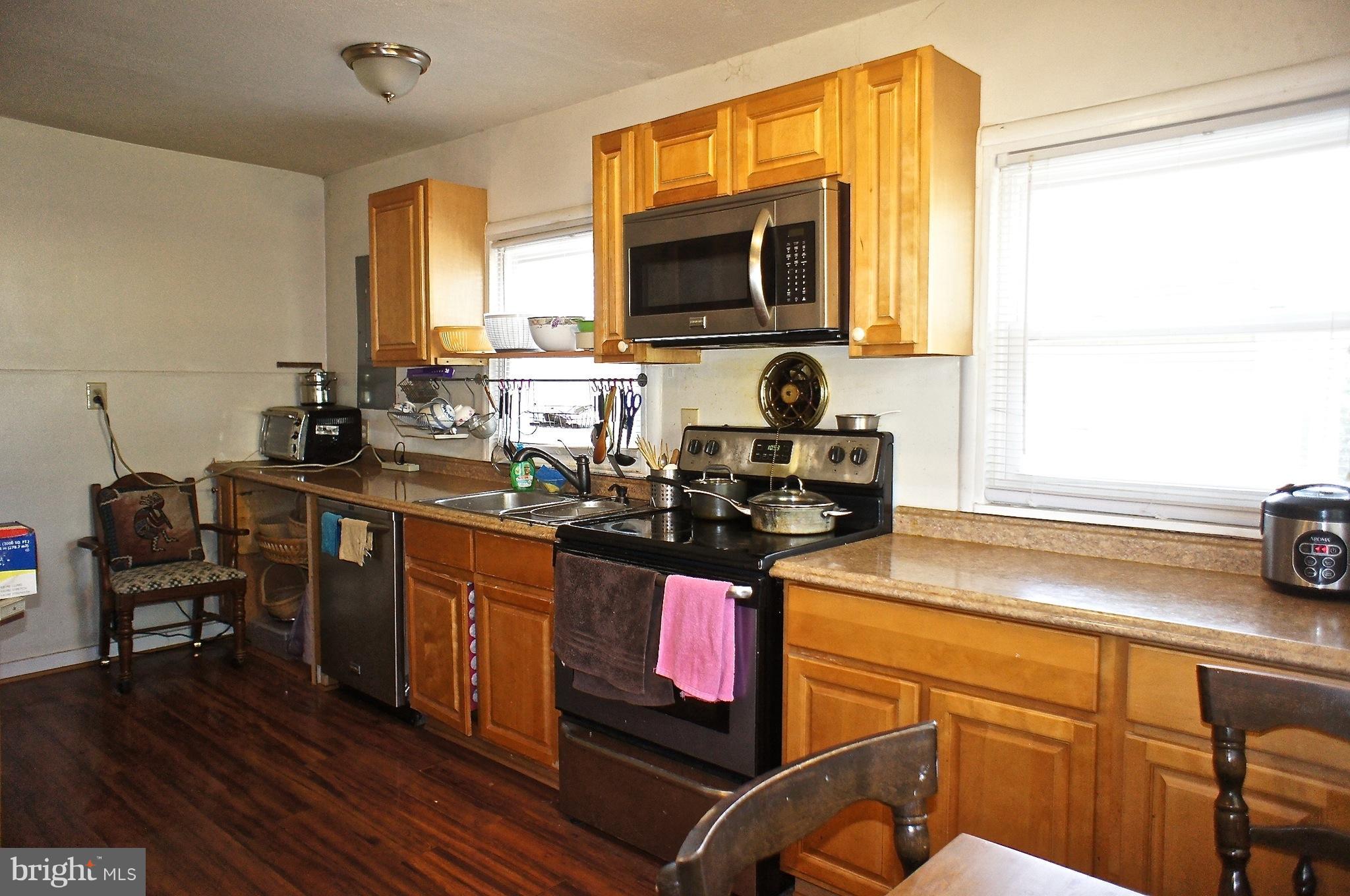 3917 Chantilly Road Chantilly, VA 20151 - Photo 5 of 22 Kitchen