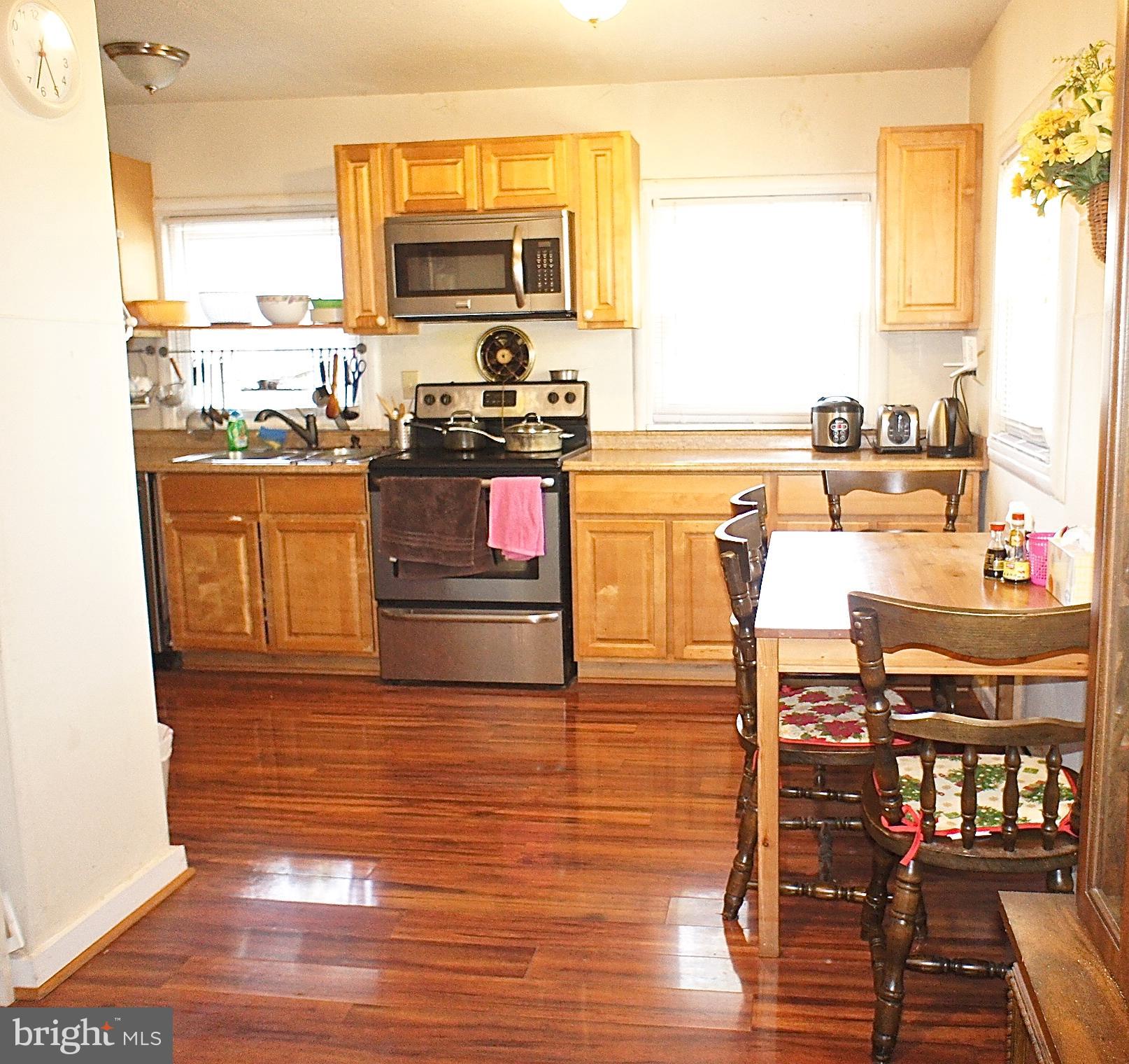 3917 Chantilly Road Chantilly, VA 20151 - Photo 6 of 22 Kitchen