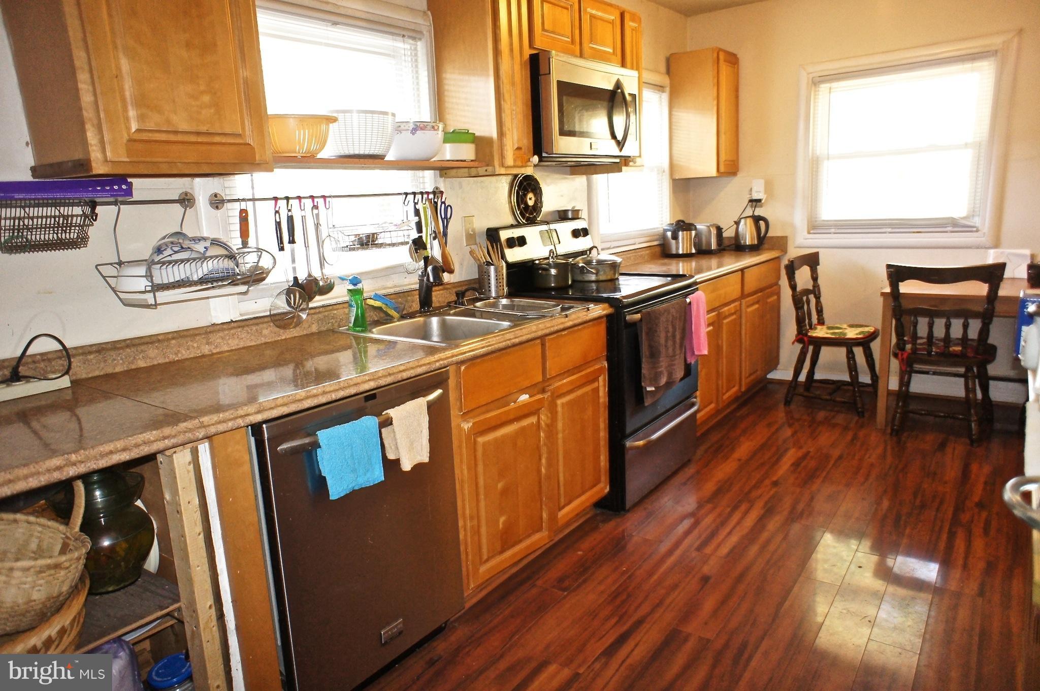 3917 Chantilly Road Chantilly, VA 20151 - Photo 7 of 22 Kitchen