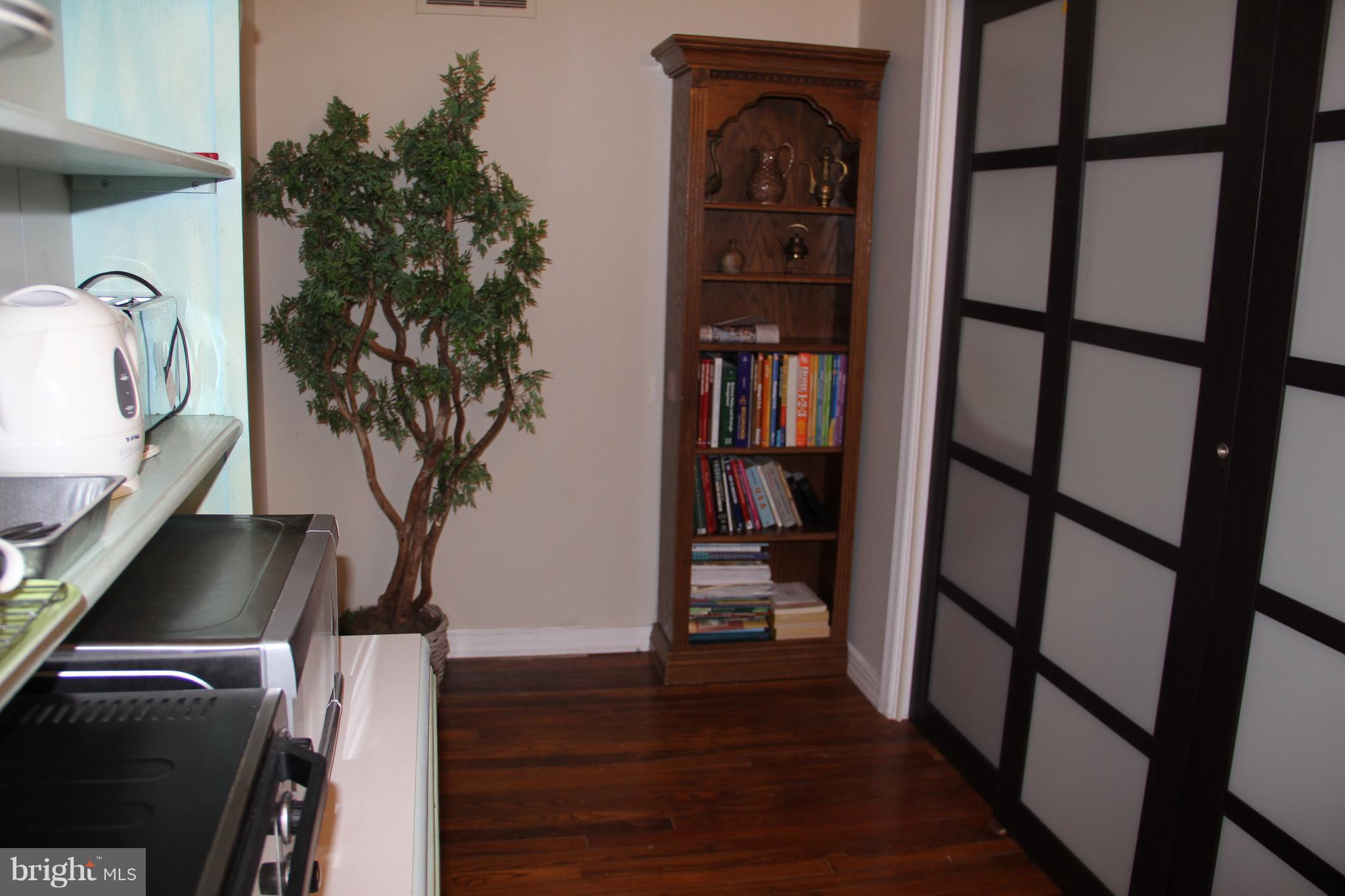 3917 Chantilly Road Chantilly, VA 20151 - Photo 9 of 22 Interior (General)