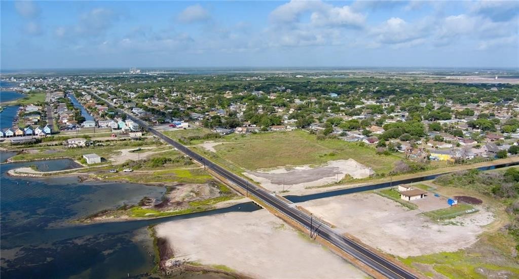 2849 Laguna Shores Road Corpus Christi, TX 78418 - Photo 7 of 10 a view of a city