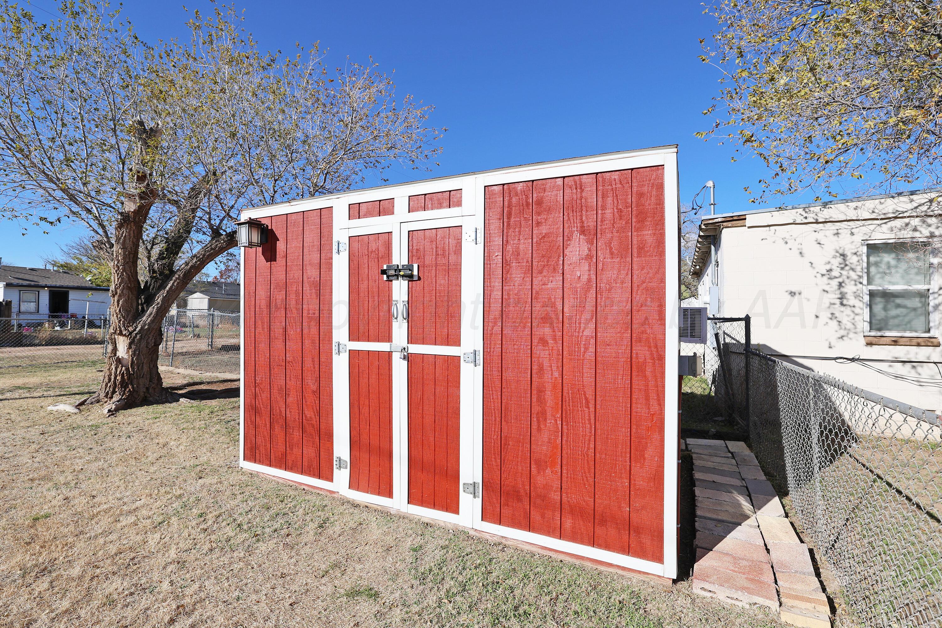 4612 South Parker Street Amarillo, TX 79110 - Photo 22 of 24 a view of a house with a outdoor space