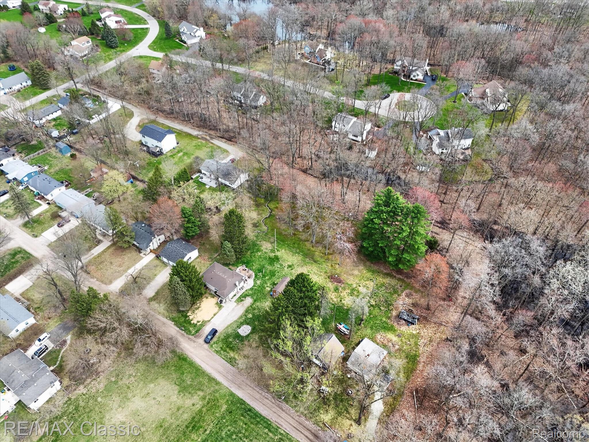 5060 Warmbriar Road White Lake, MI 48383 - Photo 31 of 34 View of property location with nearby suburban area