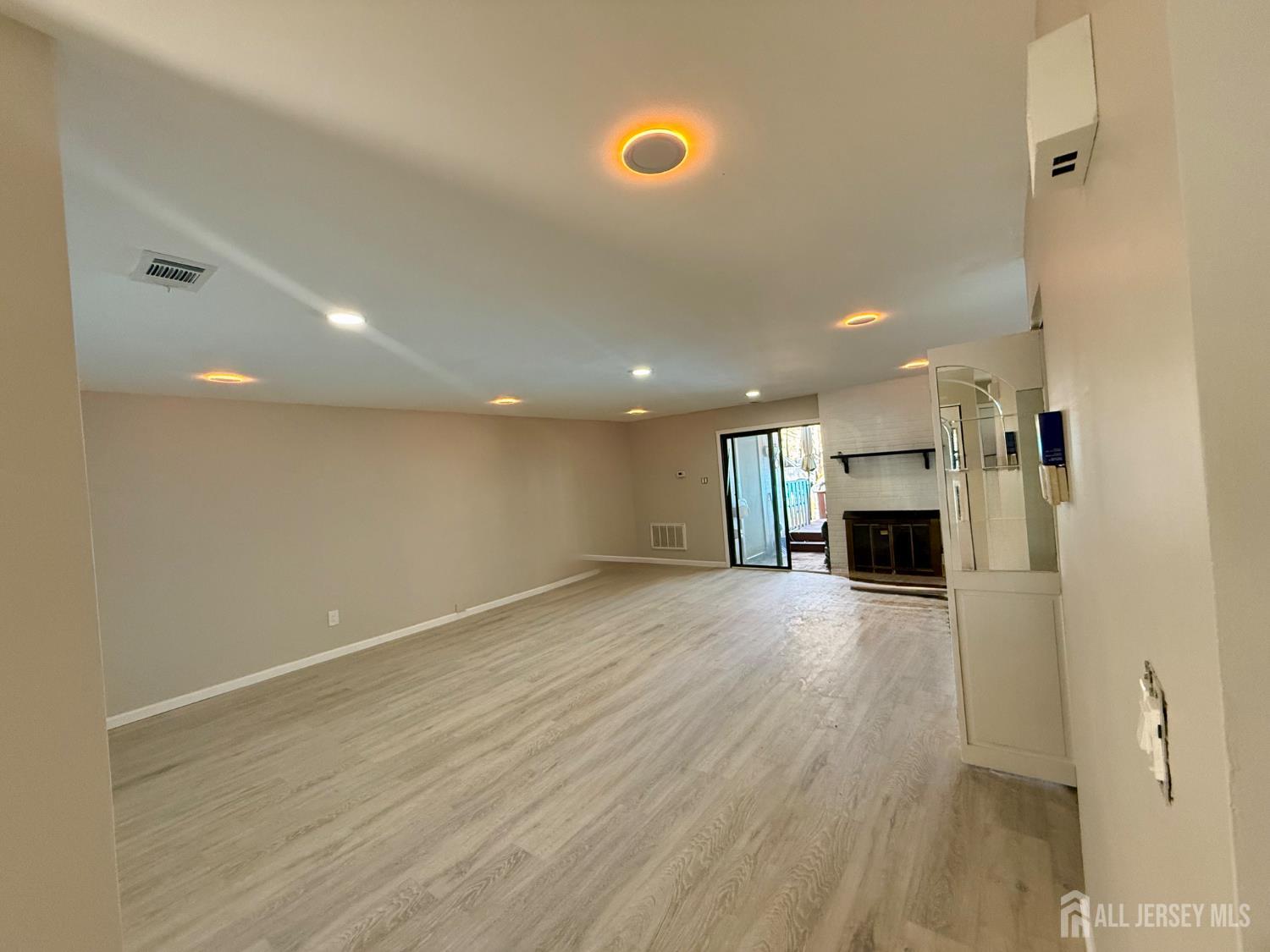 1502 Bromley Estate Clementon, NJ 08021 - Photo 3 of 18