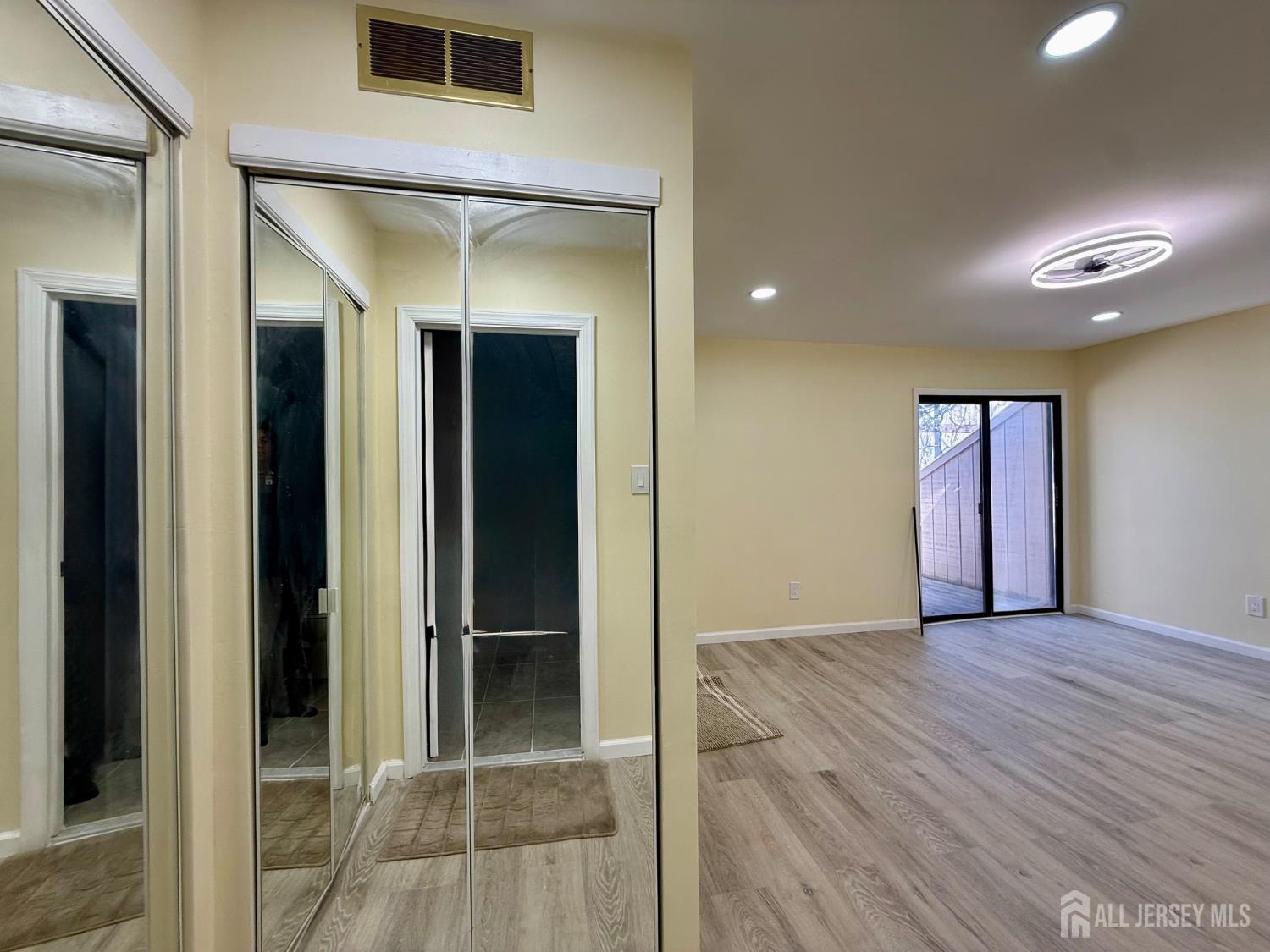 1502 Bromley Estate Clementon, NJ 08021 - Photo 9 of 18