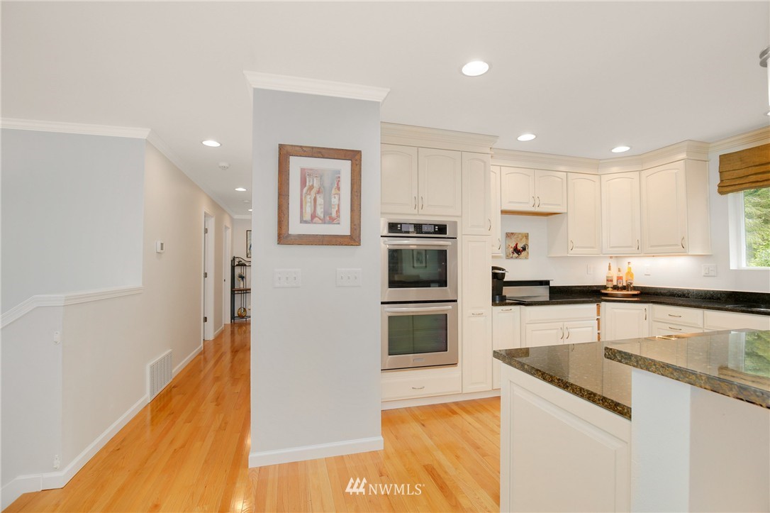 20113 43rd Avenue Southeast Bothell, WA 98012 - Photo 9 of 25 Gallery Image 9