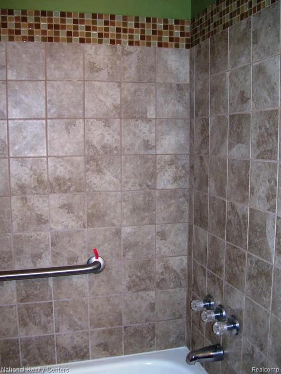 23600 Middlebelt Road Farmington Hills, MI 48336 - Photo 5 of 35