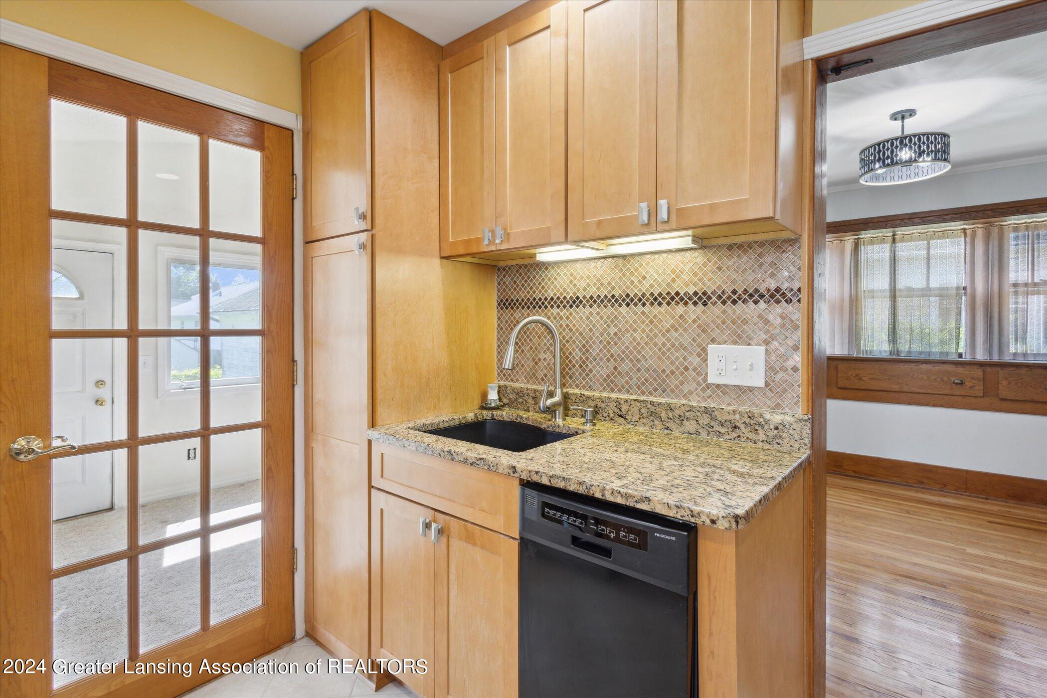 2409 Kensington Road Lansing, MI 48910 - Photo 16 of 35 18-2409-Kensington-Rd-Lansing-MI-48910-W