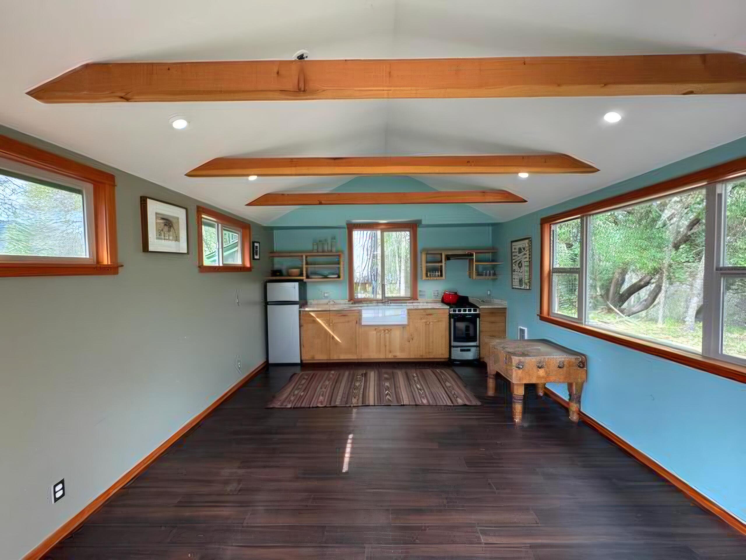 1135 East Fork Road Williams, OR 97544 - Photo 11 of 80 Gallery Image 11