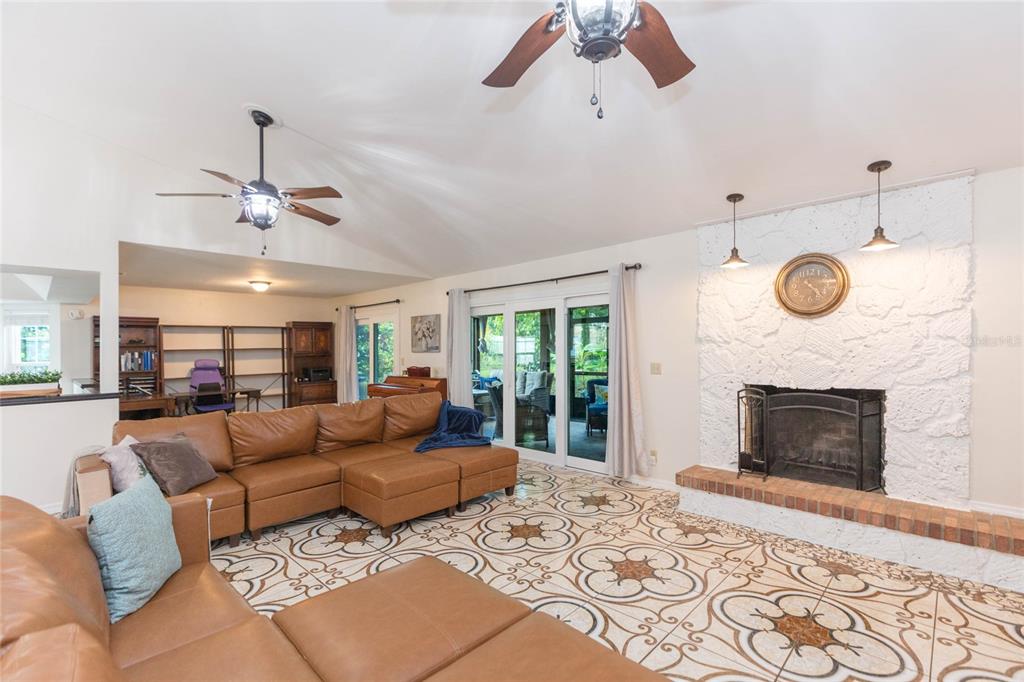 13001 Sydney Road Dover, FL 33527 - Photo 11 of 52