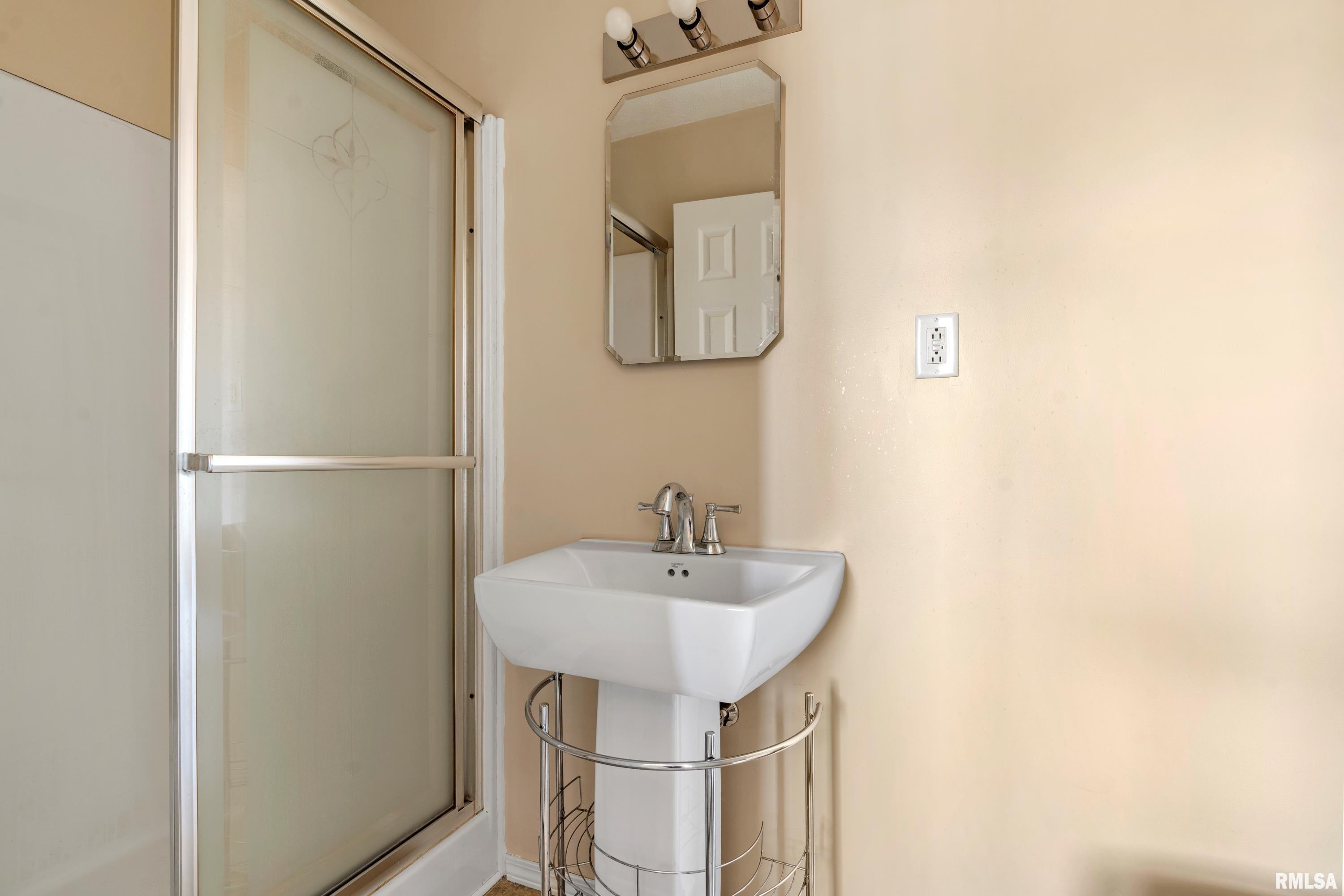 604 South Kickapoo Street Lincoln, IL 62656 - Photo 25 of 39 Gallery Image 25