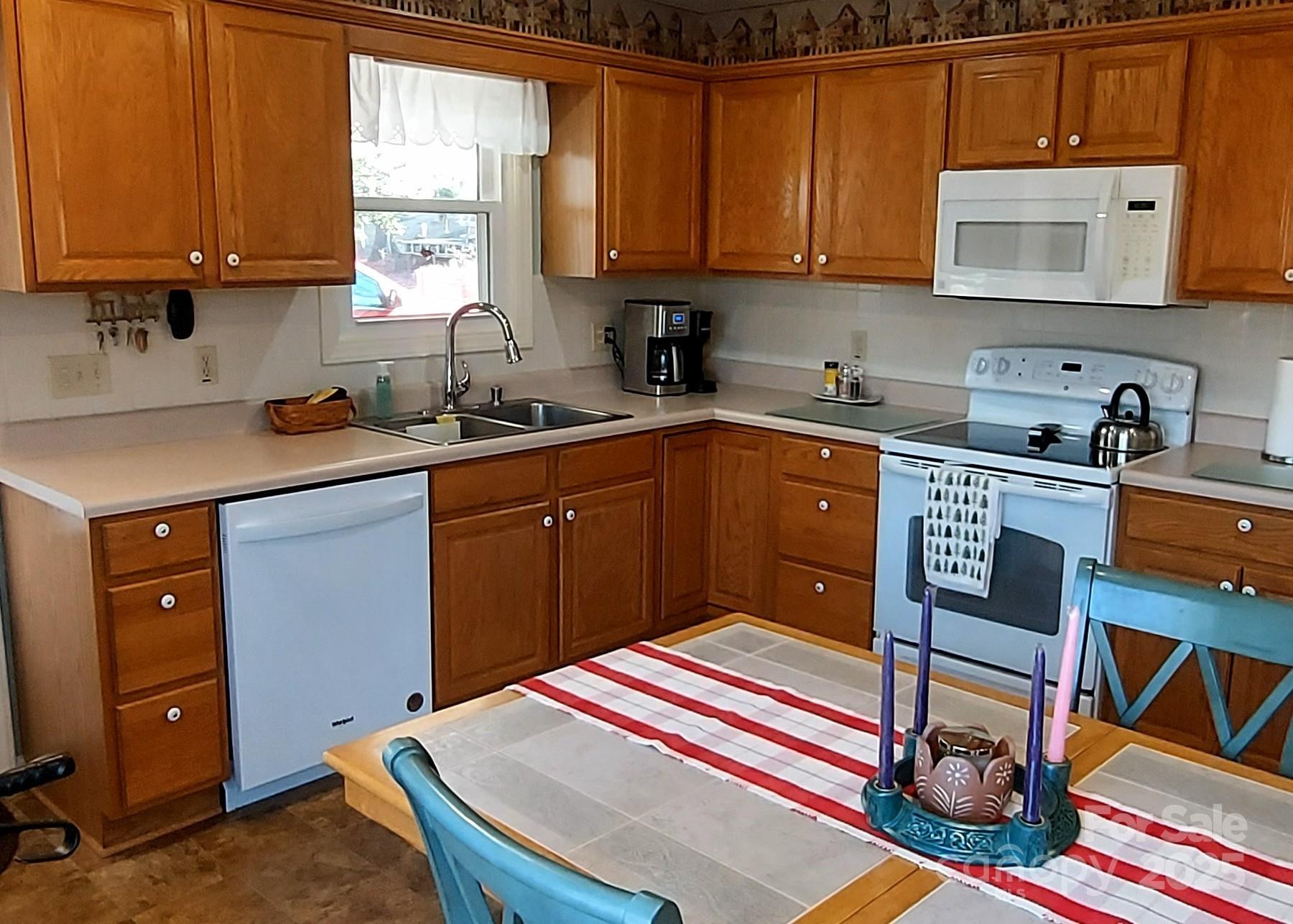 128 Ridgewood Way, Unit 208 Marion, NC 28752 - Photo 4 of 17