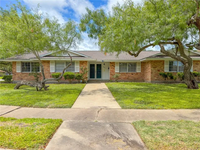 $2,950 | 441 Cape Lookout Drive, Corpus Christi, TX 78412