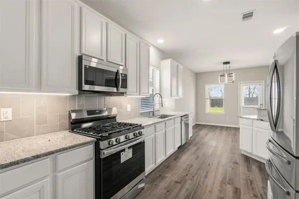 $325,000 | 8530 East Highlands Crossing, Highlands, TX 77562