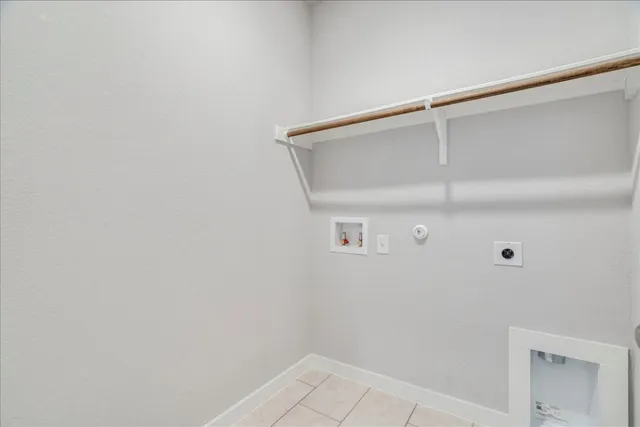 $1,845 | 18121 Emu Lane, Manor, TX 78653