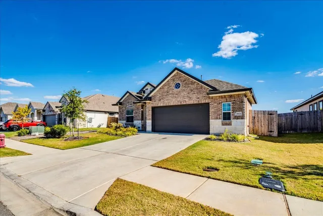 $1,845 | 18121 Emu Lane, Manor, TX 78653