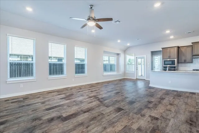 $1,845 | 18121 Emu Lane, Manor, TX 78653