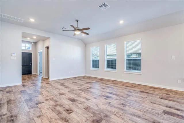 $1,845 | 18121 Emu Lane, Manor, TX 78653