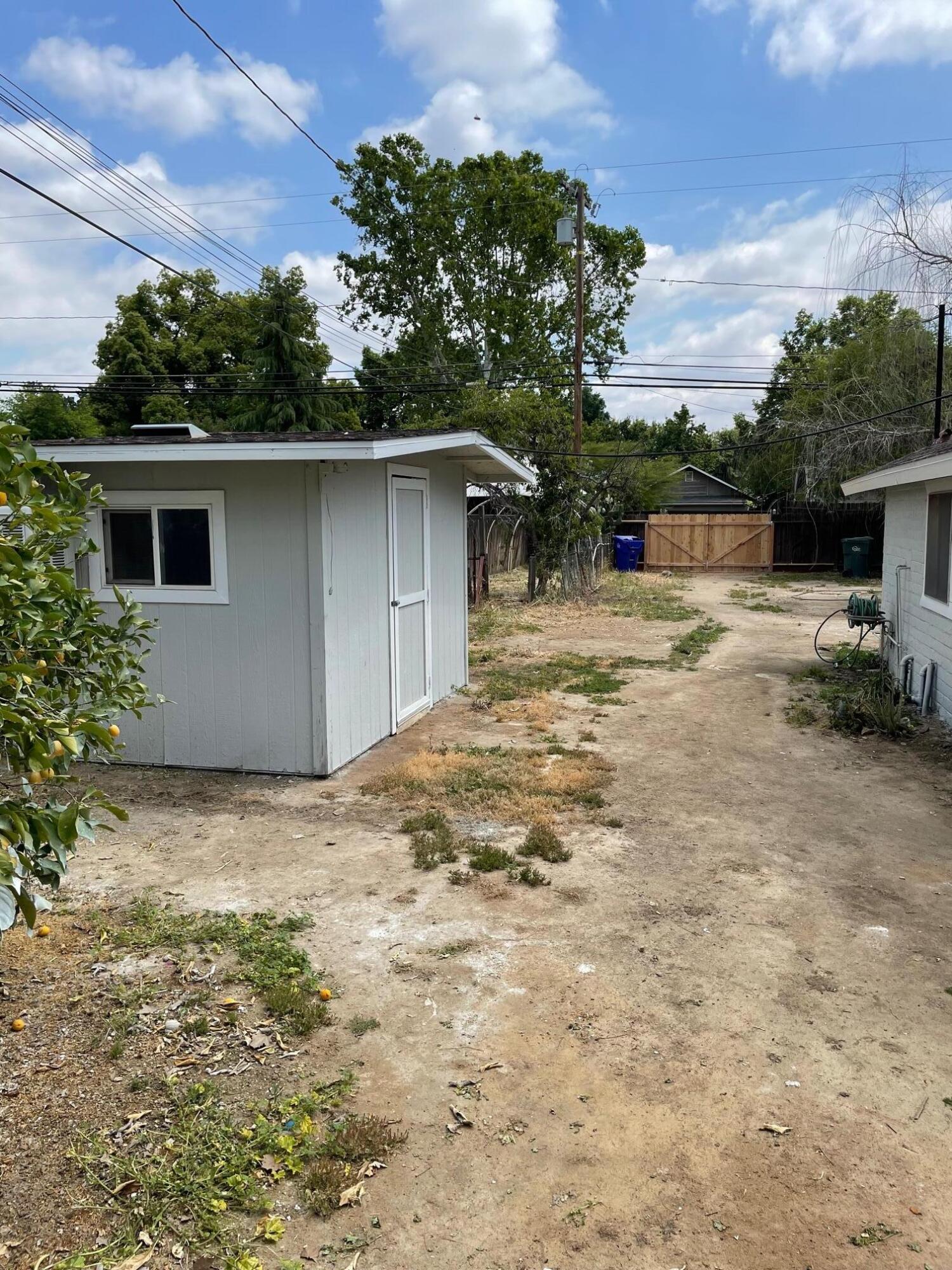 425 South F Street Exeter, CA 93221 - Photo 12 of 18 2C08805F-A1A8-4EB9-9EFB-F08DC89FCEDA