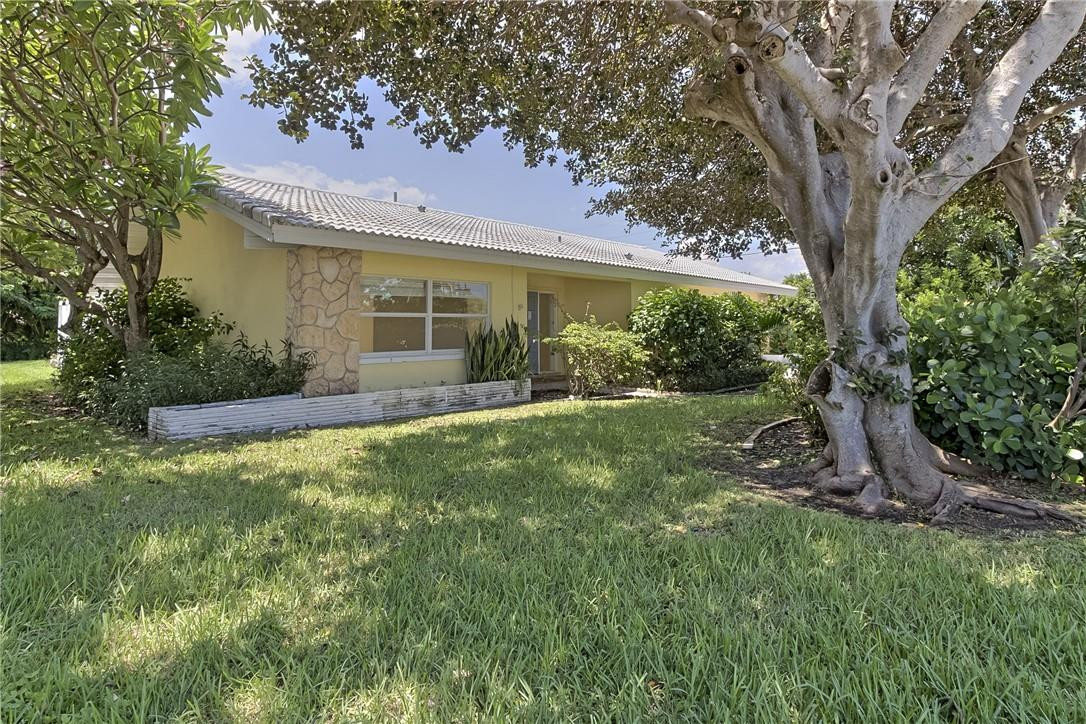 575 Northeast Wavecrest Court Boca Raton, FL 33432 - Photo 4 of 50 Photo 4