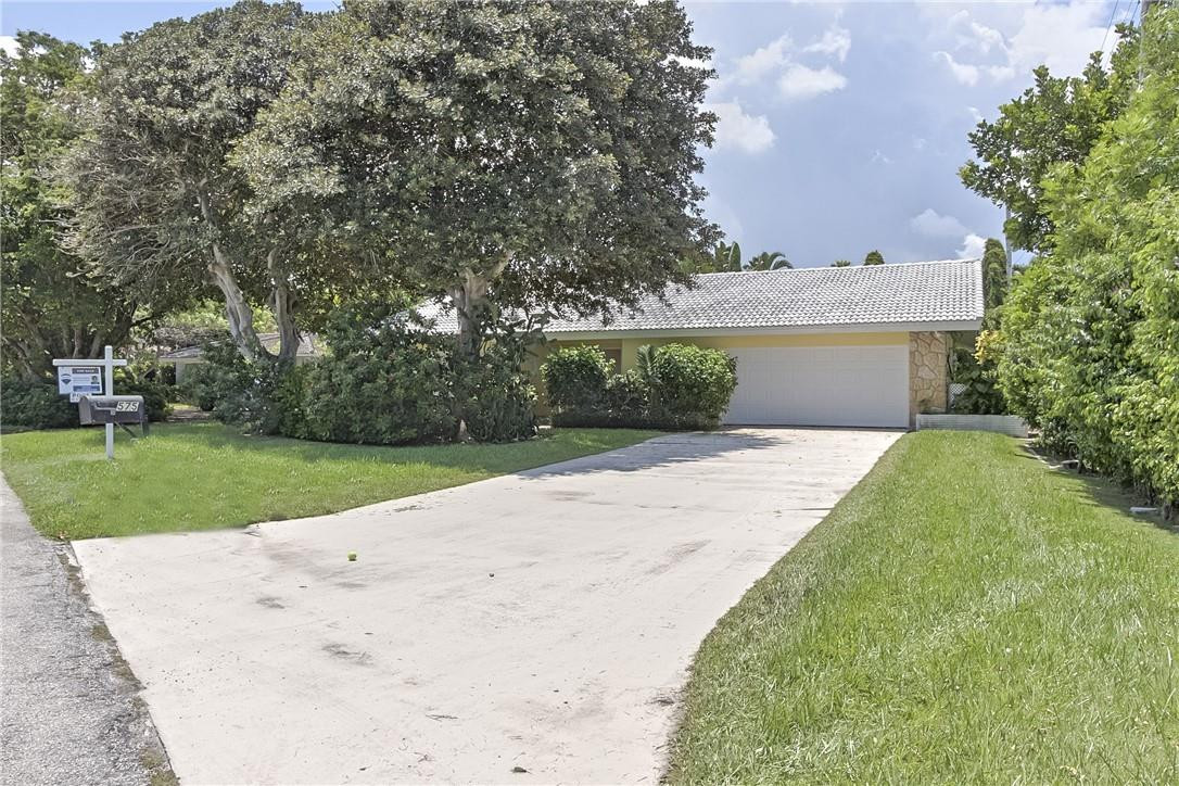 575 Northeast Wavecrest Court Boca Raton, FL 33432 - Photo 5 of 50 Photo 5