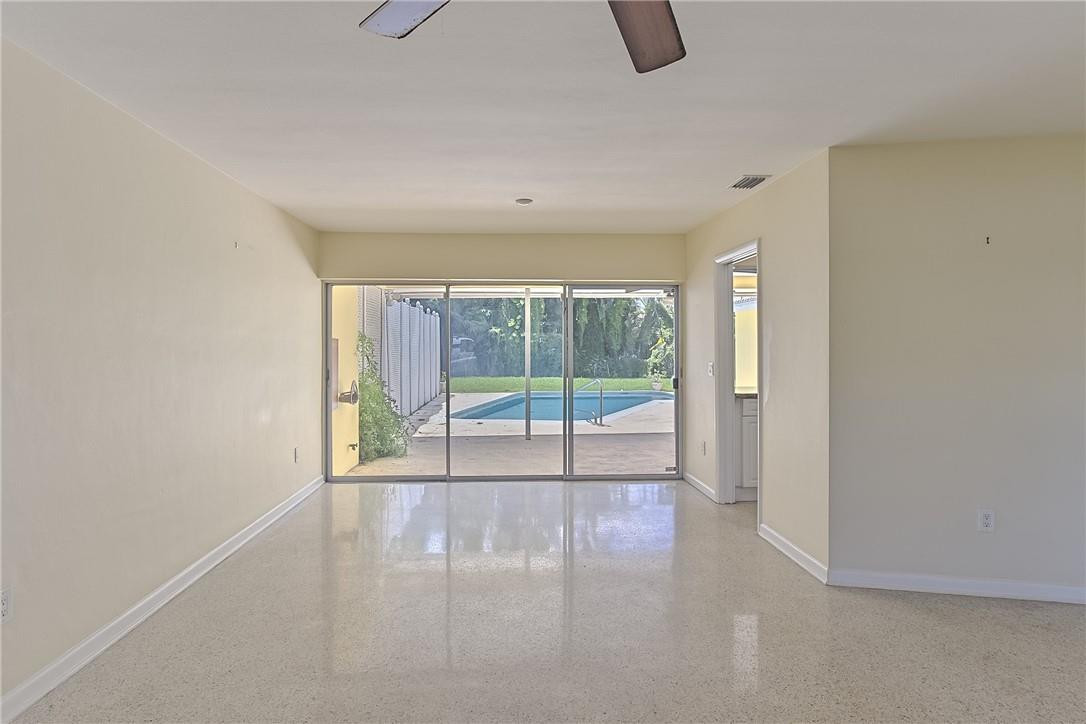 575 Northeast Wavecrest Court Boca Raton, FL 33432 - Photo 8 of 50 Photo 8