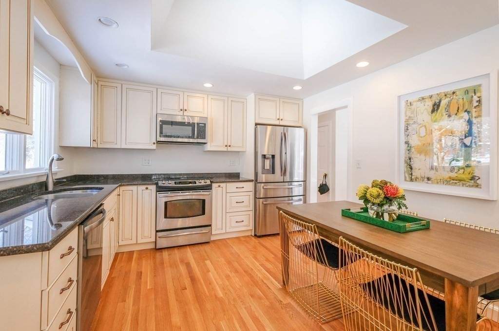 28 Aqueduct Road Wayland, MA 01778 - Photo 3 of 8 Gallery Image 3