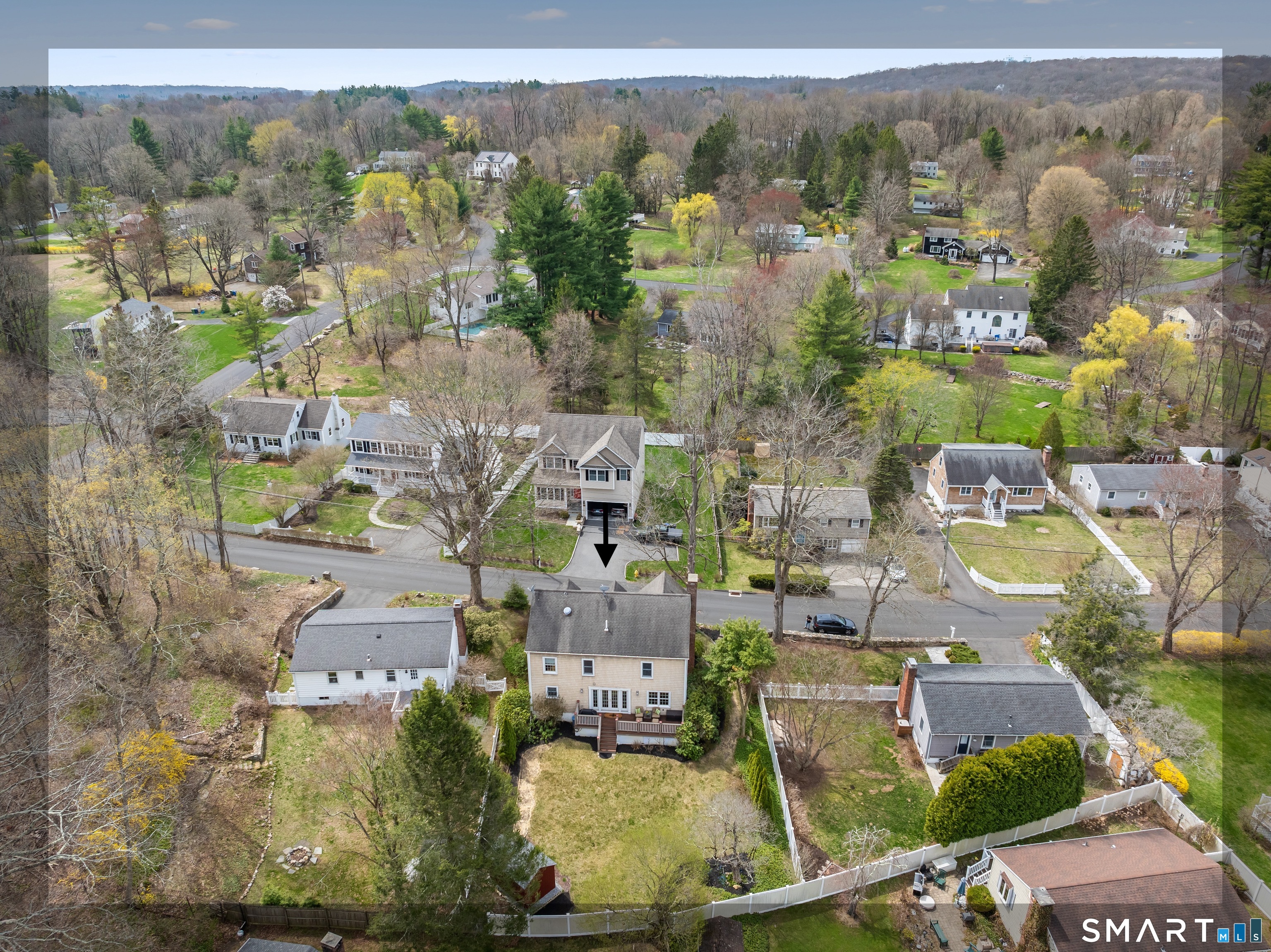 82 Ramapoo Road Ridgefield, CT 06877 - Photo 5 of 40 Uniquely situated close to town and close to two different culdesac streets.