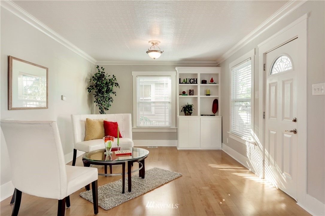 330 Meadow Avenue North Renton, WA 98057 - Photo 2 of 14 Gallery Image 2