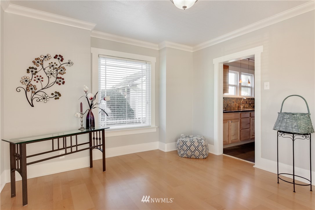 330 Meadow Avenue North Renton, WA 98057 - Photo 4 of 14 Gallery Image 4