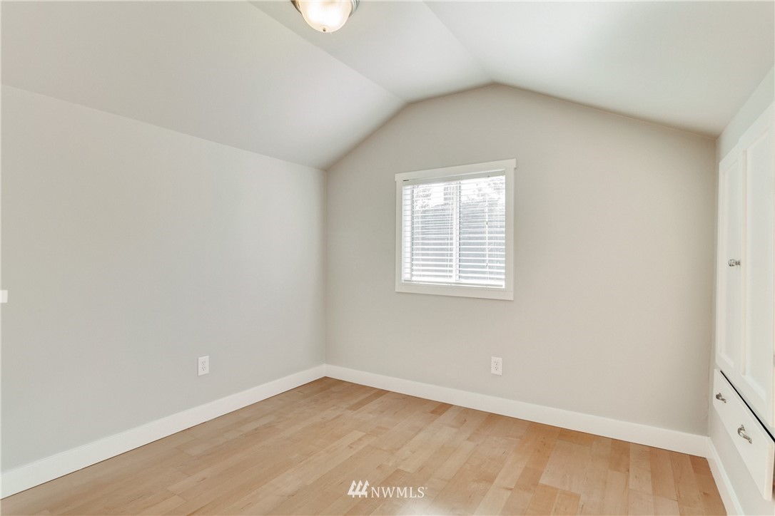 330 Meadow Avenue North Renton, WA 98057 - Photo 9 of 14 Gallery Image 9