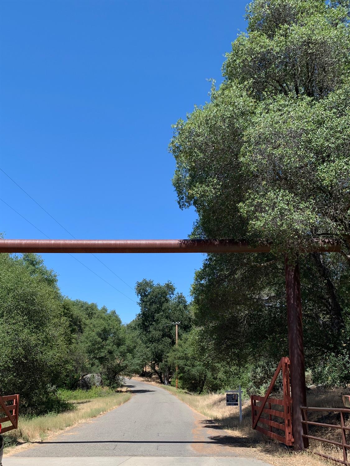3974 Pacific Bars Road Mariposa, CA 95338 - Photo 1 of 22 Gallery Image 1
