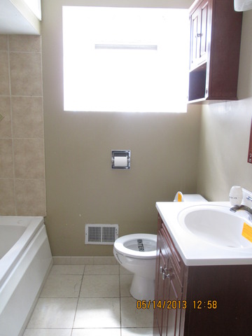 5130 South Rutherford Avenue Chicago, IL 60638 - Photo 12 of 15