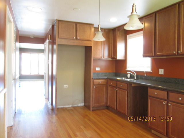 5130 South Rutherford Avenue Chicago, IL 60638 - Photo 9 of 15