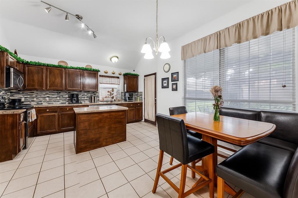 305 Ravenna Road Lake Dallas, TX 75065 - Photo 6 of 22